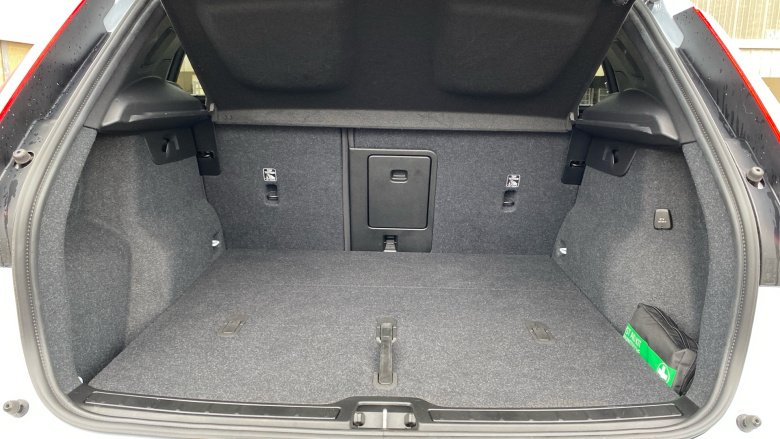 Volvo XC40 2.0 B3P Plus Dark 5dr Auto Petrol Estate